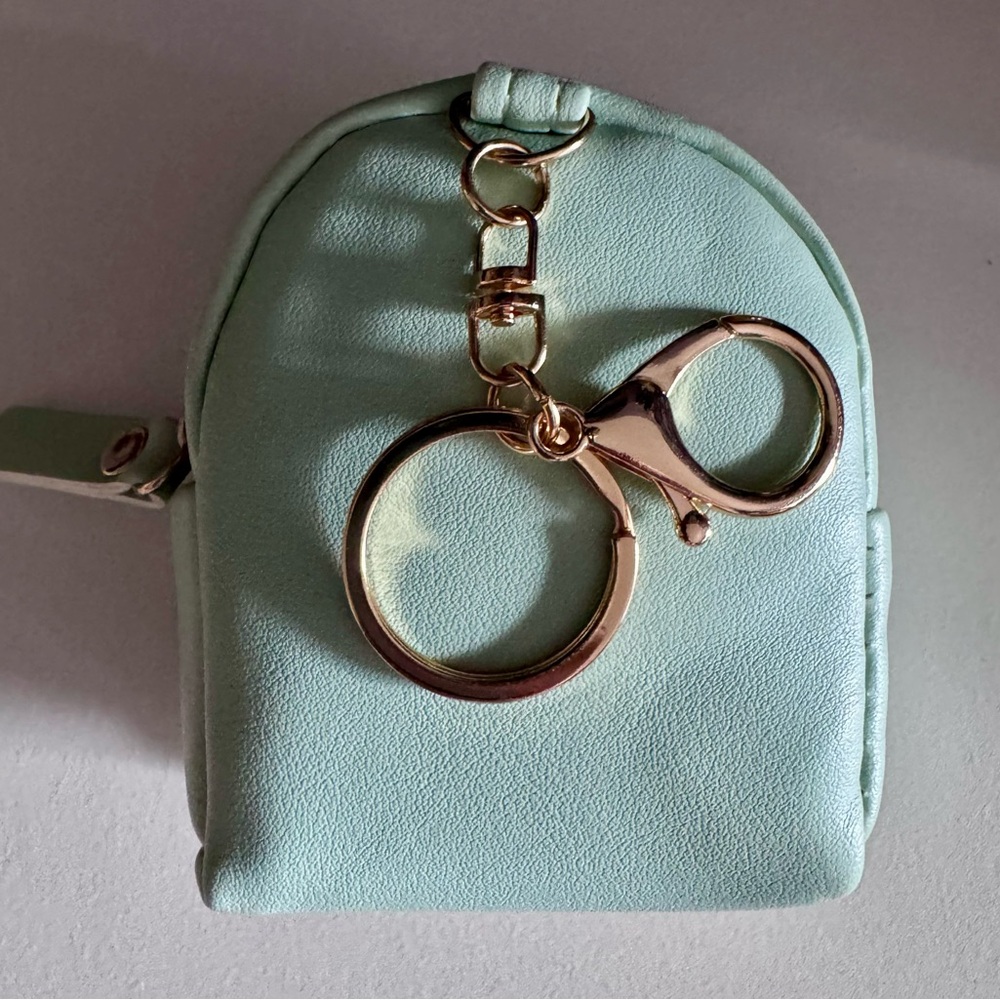 Charming Mint Owl Coin Purse - Picture 2 of 3